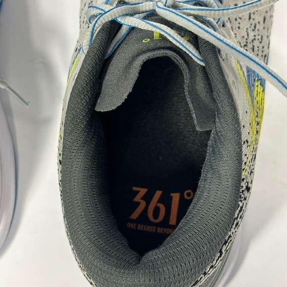 Athletic_Shoes